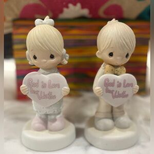 God is Love, Dear Valentine. Boy and girl 1981. Precious Moment Figurines Set.